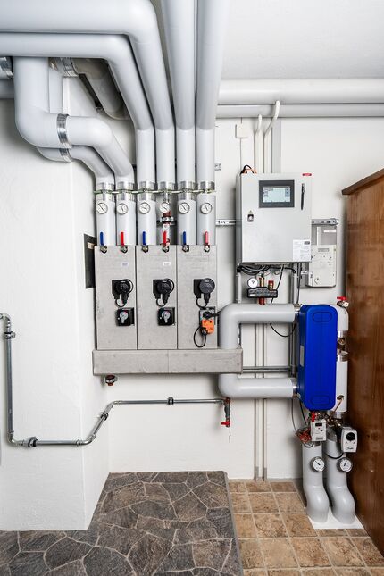 Eine Komponente in Fernwärme-Systemen: Übergabestation beim Wärmebezüger, Komplettlösung von Liebi LNC für den Anschluss an ein Nah- oder Fernwärmenetz. (Foto: Liebi LNC)